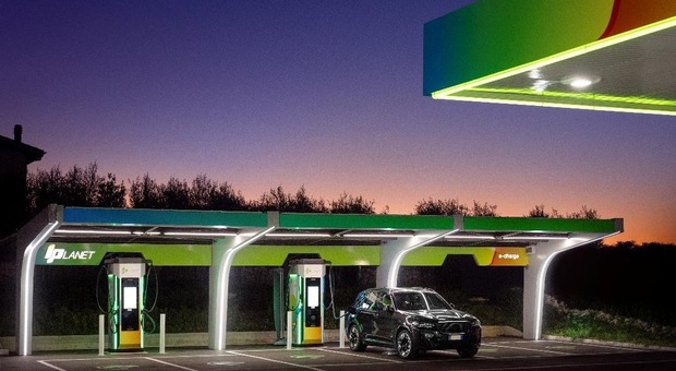 IPlanet si conferma fra gli operatori leader nella mobilità elettrica in Italia. Un traguardo per sostenere lo sviluppo della rete nelle strade e nelle città