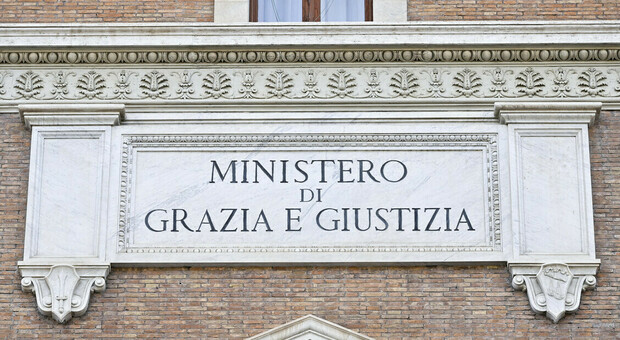 https://statics.cedscdn.it/photos/MED/2026/07/21/9664191_21140943_ministero_giustizia.jpg