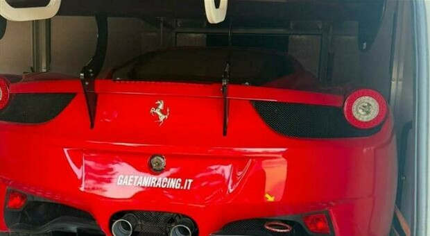 https://statics.cedscdn.it/photos/MED/2026/07/23/9668328_23145806_ferrari_rubata.jpg