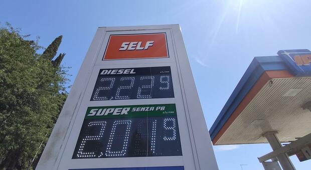 Caro carburanti, in Puglia in un anno aumenti per oltre il 21%