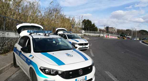 Aggressione agli attivisti, partono i controlli nei lidi di Torre del Greco: multato uno stabilimento e un bagnino