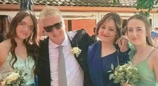 https://statics.cedscdn.it/photos/MED/2026/07/29/9679626_29185708_mamma_figlia_avvelenate.jpg
