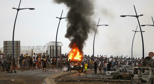 https://statics.cedscdn.it/photos/MED/2026/07/31/9683306_31172717_fuoco_ceuta.jpg
