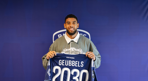 Willem Geubbels, chi è il nuovo bomber del Lecce: enfant prodige, a 16 anni fu pagato 20 mln. I gol e i record, arriva dal Paris Fc