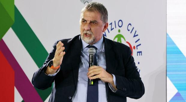  Terremoto Campi Flegrei, Ciciliano: «Le scosse proseguiranno, mettiamo in sicurezza case, scuole e costoni» 
