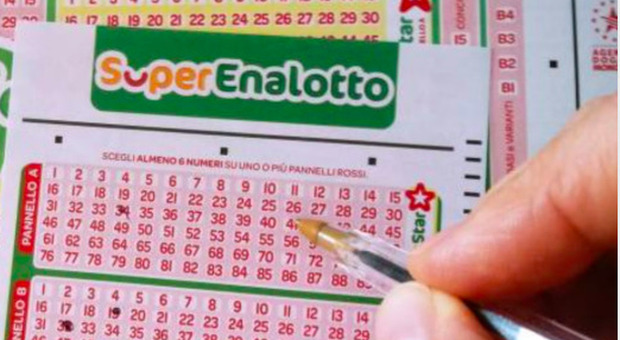  Superenalotto: nessun '6' né '5+1', jackpot sale a 204,1 milioni di euro 