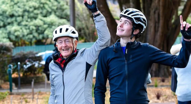 Ciclista di 82 anni muore dopo aver attraversato l'Australia