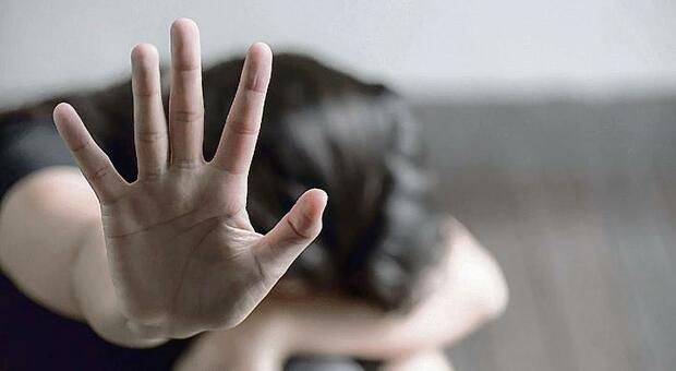 Abusi, clan e minacce, Maria ha vinto la sfida: «In cella il suo stalker» 
