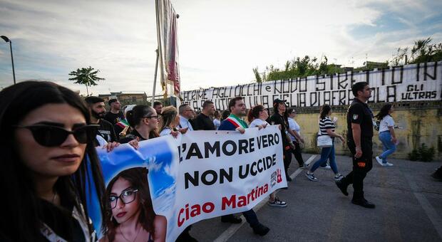  Martina Carbonaro, diktat ai genitori:«Stop a violenza e minacce», via dalla casa dell?assassino 