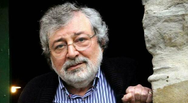 Francesco Guccini, morto il grande cantautore e intellettuale: aveva 86 anni. Era malato da tempo