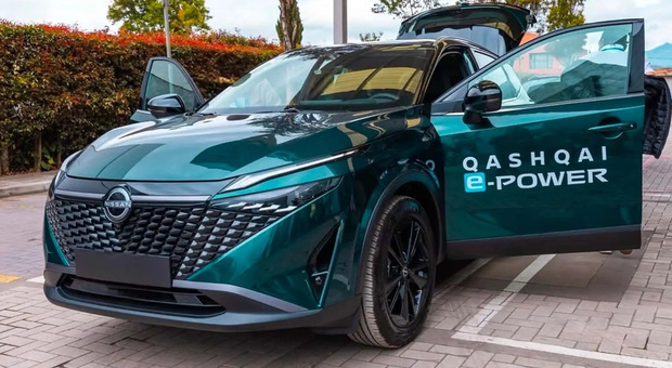 https://statics.cedscdn.it/photos/MED/2026/08/06/9693816_06122501_nissan_qashqai_e_power_entra_nel_guinness_con_un_solo_pieno.jpg