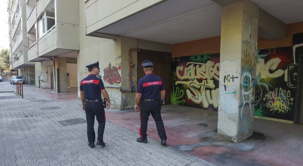  Bimbi armati, la preside: «La mia scuola isolata nella lotta alla illegalità» 