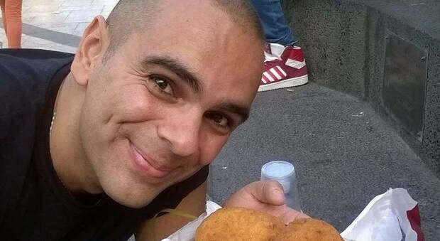  Giallo ad Avellino in Viale Italia: giovane morto in casa in una pozza di sangue 