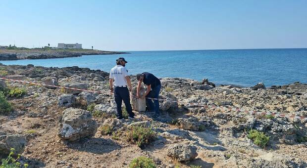 Salento, bomba della seconda guerra mondiale trovata da un sub: scatta lo stop alla balneazione