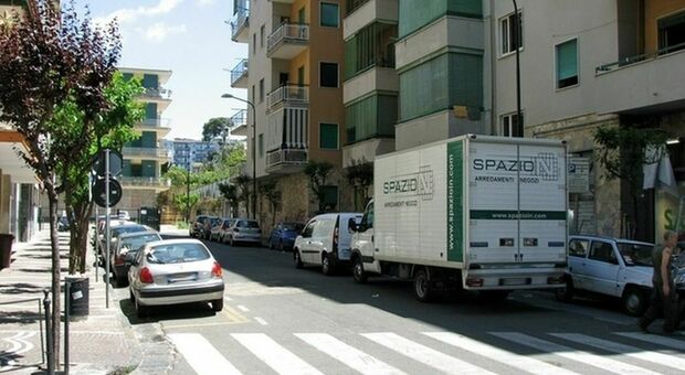 https://statics.cedscdn.it/photos/MED/2026/08/07/9695890_07145321_napoli_morti_casa_chi_sono.jpg