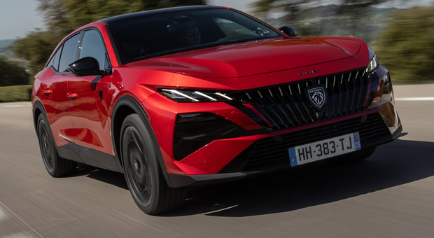 https://statics.cedscdn.it/photos/MED/2026/08/07/9696003_07165637_peugeot_408testdrive_0794.jpg