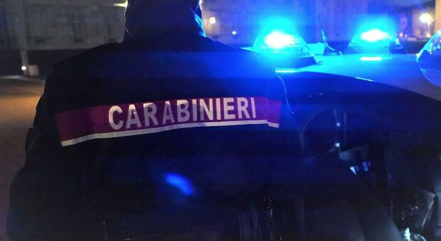  Agropoli, maltratta madre e sorella e poi aggredisce i carabinieri: arrestato 31enne 