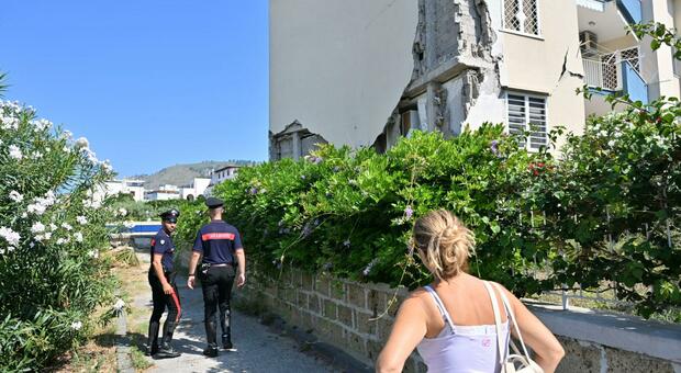  Campi Flegrei, Fico frena sullo stato di emergenza: «Meglio la legge speciale» 