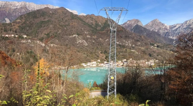 https://statics.cedscdn.it/photos/MED/2026/08/08/9697967_08233358_lago_barcis.jpg