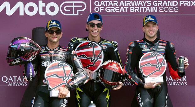 Il podio del Gran Premio di Gran Bretagna: Martin e Bezzecchi ai lati di Fernandez