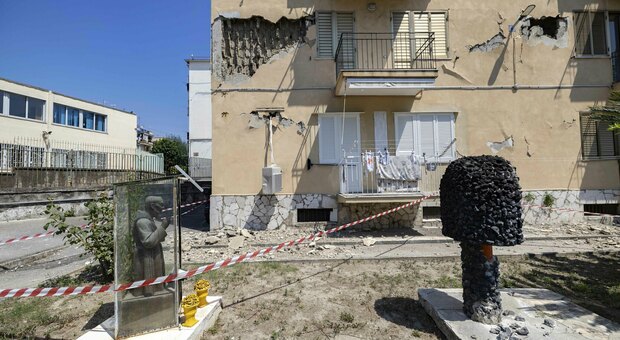  Pozzuoli, in auto con attrezzi atti allo scasso dopo il terremoto: arrestato 60enne 