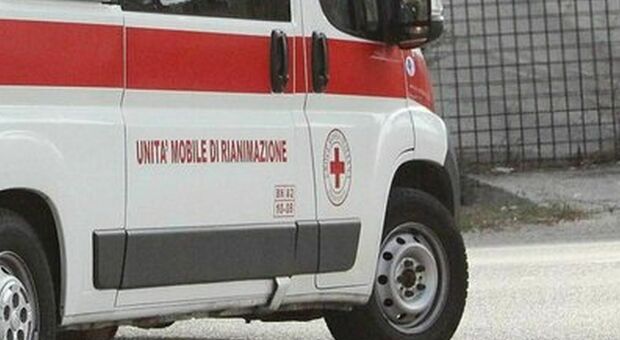 Tragedia a Baia Domizia, 17enne trovata morta in casa: inutili i soccorsi 