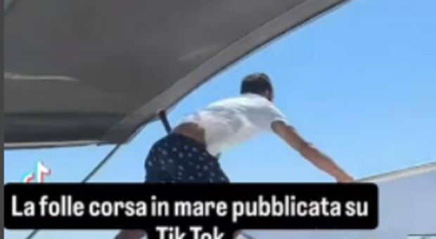  Punta Campanella, riecco i pirati del mare: una virata sotto costa con i piedi sul timone 