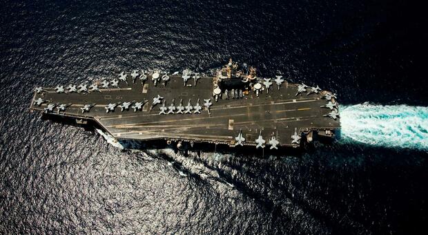 USS Abraham Lincoln Crew Reports Mold, Food Shortages During Extended Middle East Deployment