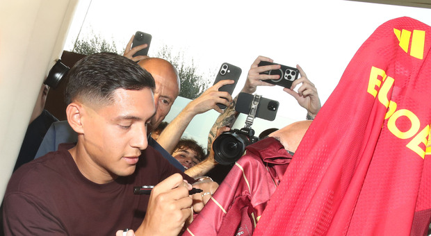 Roma, è ufficiale Molina: contratto di quattro anni, ha scelto la maglia numero 20