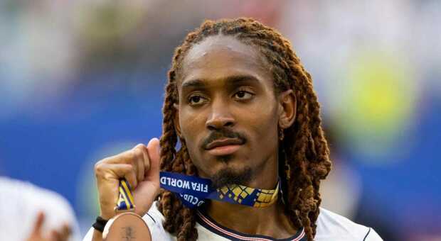Spence, chi è l'esterno a un passo dall'Inter: età, stipendio, altezza, carriera, vita privata