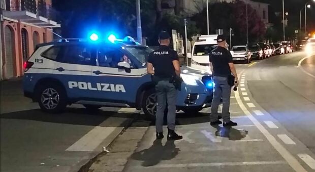  Dramma sventato a Napoli: ragazza pronta a lanciarsi dal cavalcavia, salvata dalla polizia 