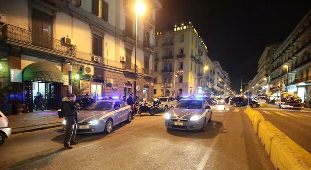  Napoli, un?altra rissa tra bande di immigrati all'Arenaccia: «Feriti dopo la discoteca» 