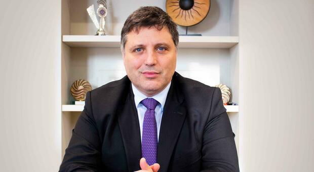  «Dai soli o in gruppo, i vacanzieri campani scelgono Egitto e Usa» 