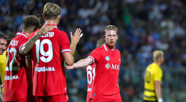 Napoli-Aris Salonicco 6-2, pagelle: De Bruyne torna protagonista, doppietta anche per Lorenzo Lucca