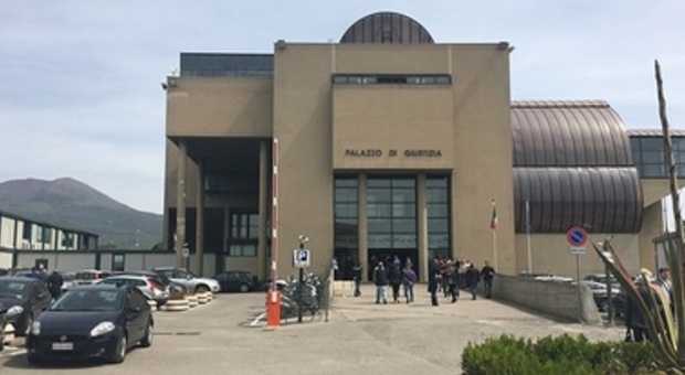  Torre Annunziata: Fine vita, accolto ricorso per suicidio assistito di una donna con la Sla 