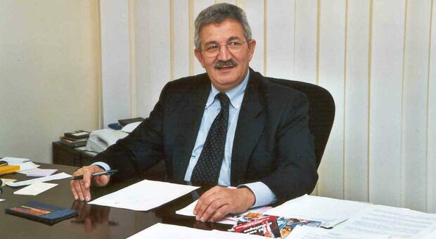 È morto Luigi Sansò, storico protagonista della politica e del sindacato: «Un visionario, voce preziosa del Salento» È morto Luigi Sansò, storico protagonista della politica e del sindacato: «Un visionario, voce preziosa del Salento»