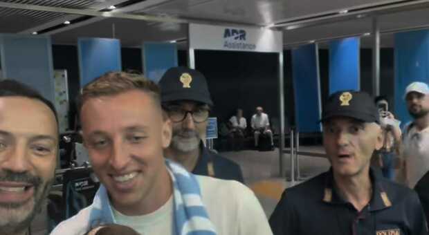 Frattesi arrivato a Fiumicino, domani le visite mediche. «Forza Lazio»