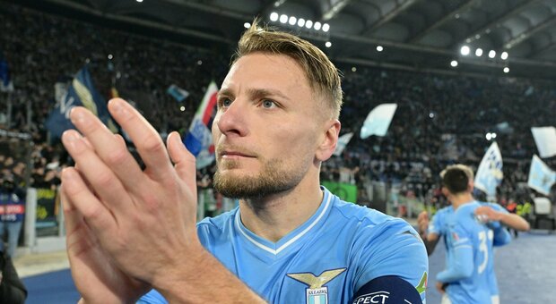 Immobile si ritira dal calcio, l'annuncio davanti ai compagni del Paris FC: «Ora la famiglia». Tutti i numeri dell'icona della storia della Lazio