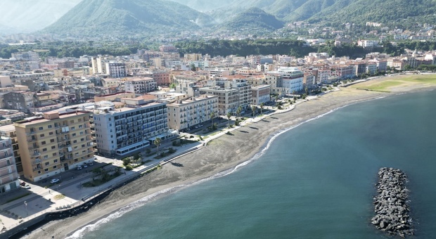  Prenota una casa vacanze a Castellammare ma scopre che è abitata, 2 denunciati 