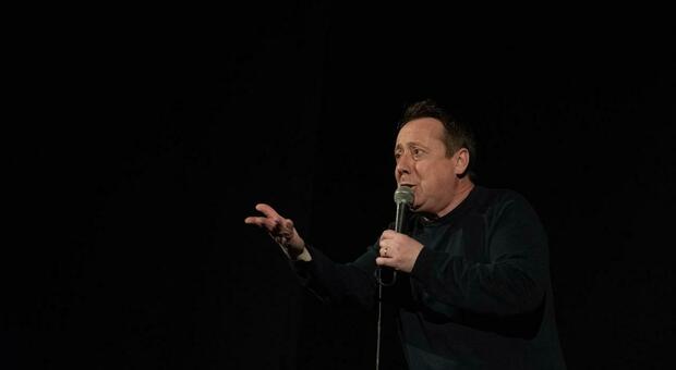PosaPark, Testa al vetriolo. Lo stand up comedian questa sera al Belvedere dorico