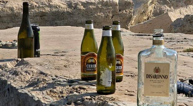 Ferragosto alcolico in spiaggia: trenta i malori per le sbornie Ferragosto alcolico in spiaggia: trenta i malori per le sbornie