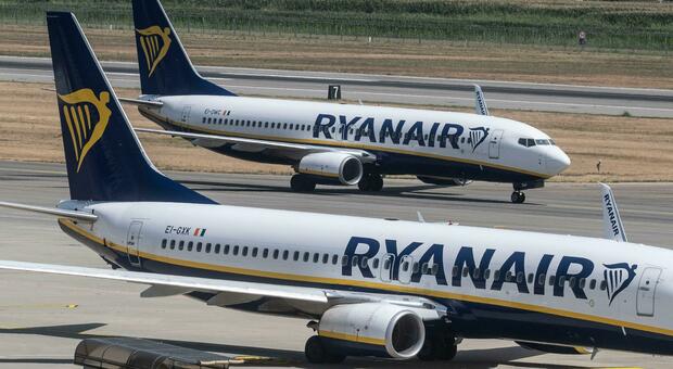 https://statics.cedscdn.it/photos/MED/2026/08/17/9711110_17104755_ryanair.jpg