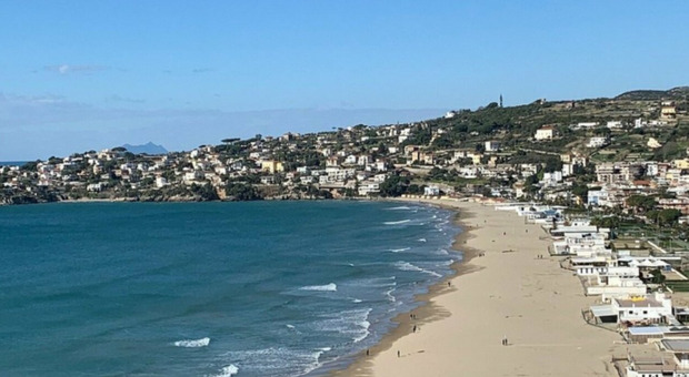 https://statics.cedscdn.it/photos/MED/2026/08/17/9711483_17182554_gaeta.jpg