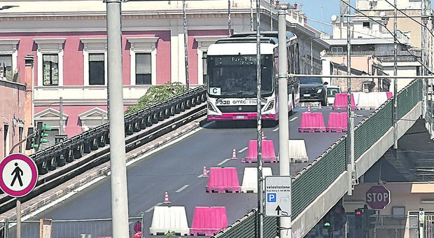 Brt, a Bari cambia la viabilità: sul ponte di Corso Cavour una sola corsia per le auto
