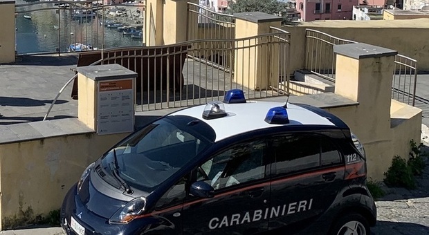  Procida, anziana raggirata: il truffatore ha solo 13 anni 