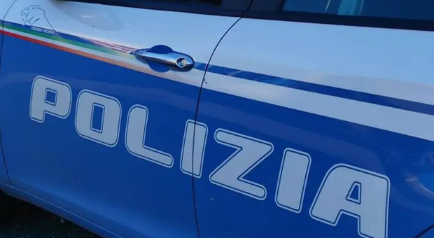 https://statics.cedscdn.it/photos/MED/2026/08/18/9713301_18202224_copia_di_copy_of_polizia_jpg.jpg