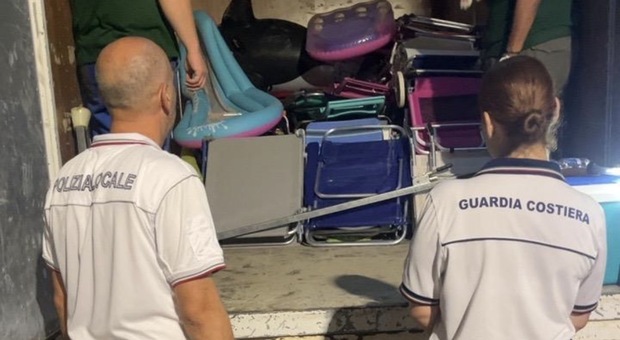 Ugento, spiaggia libera occupata abusivamente: blitz e sequestri a Fontanelle
