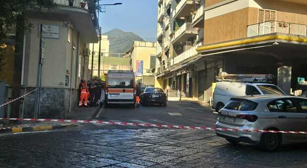 San Giorgio a Cremano, uomo barricato in casa: sul posto i negoziatori dei carabinieri