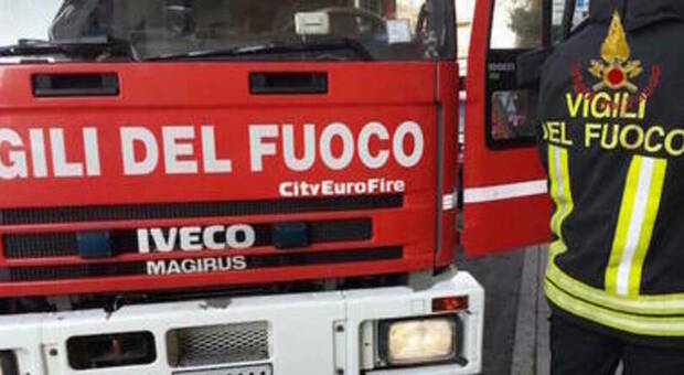  San Gennaro Vesuviano, incendio in una villetta: 82enne grave al Cardarelli con ustioni 