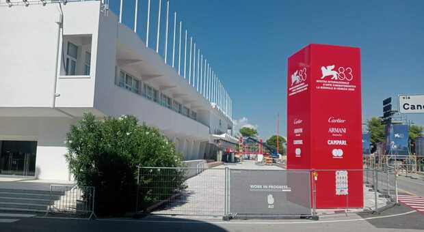 Mostra del Cinema, pienone negli hotel: tariffe fino a 800 euro a notte. Cresce l'attesa per le feste chic